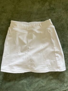 White tennis skirt girl size 6/7